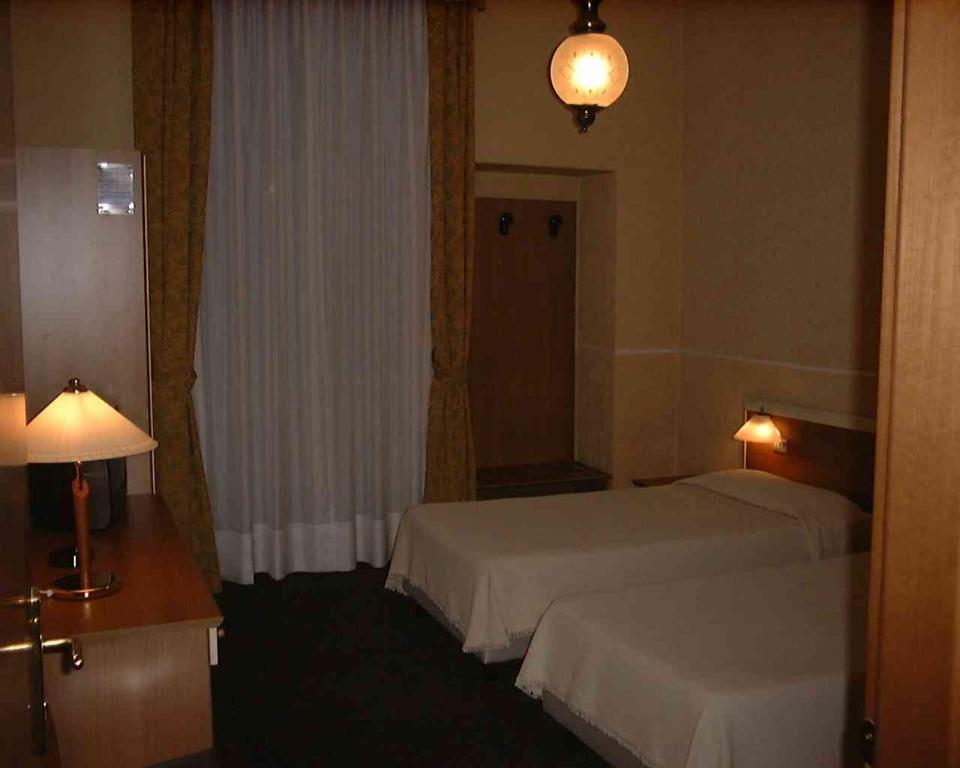 Hotel Johnny Milan Extérieur photo