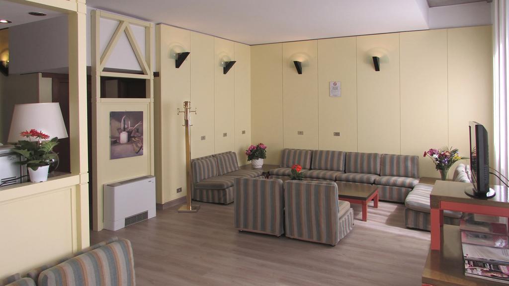 Hotel Johnny Milan Extérieur photo