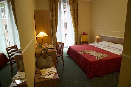 Hotel Johnny Milan Extérieur photo