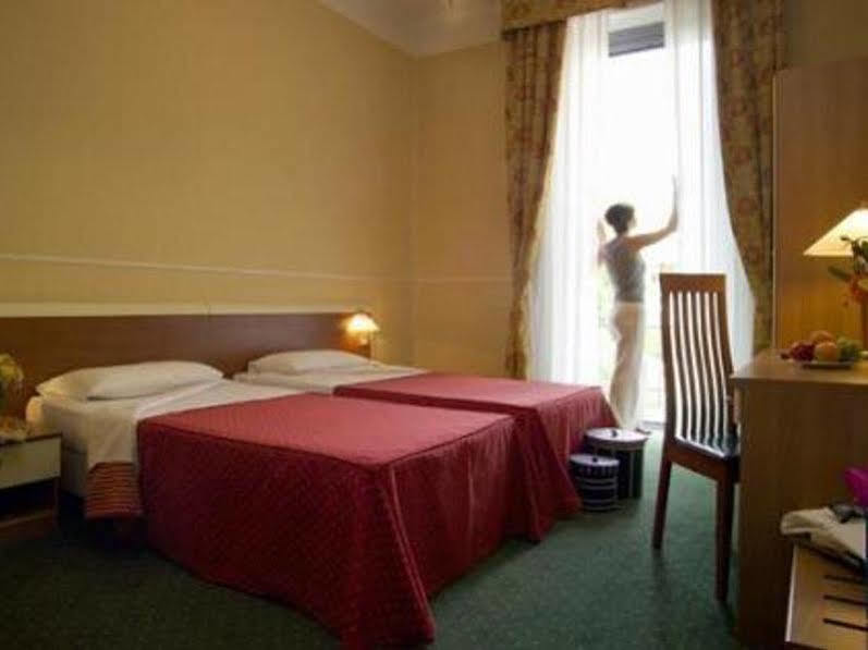 Hotel Johnny Milan Extérieur photo